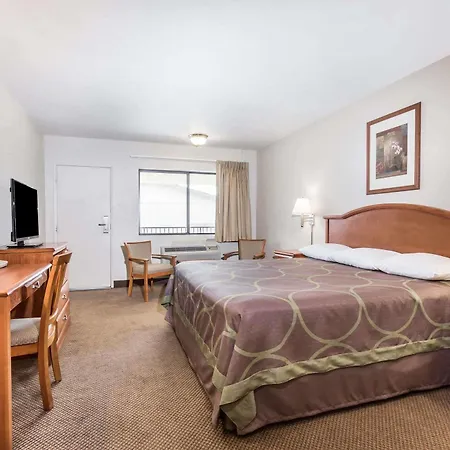 Super 8 By Wyndham Tempe/Asu/Airport