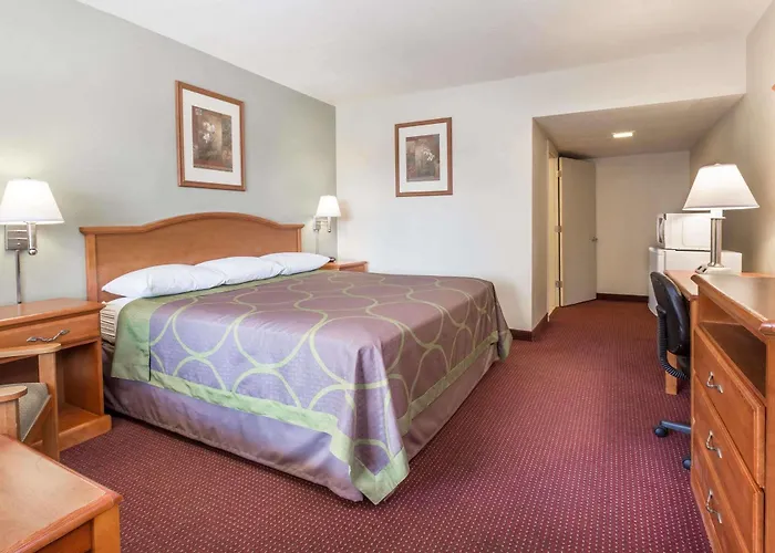 Super 8 By Wyndham Tempe/asu/airport 2* Tempe